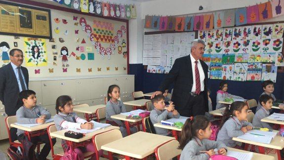 İlçe Milli Eğitim Müdürümüz Banu Ufuk Cömertoğlu İlkokulunu  ziyaret etti.
