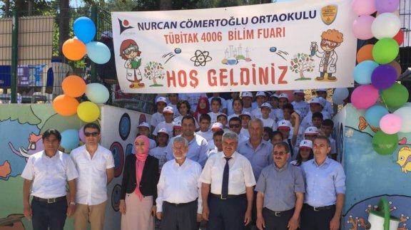 İlçe Milli Eğitim Müdürümüz Tübitak 4006 Projesi Kapsamında Nurcan Cömertoğlu Ortaokulunda sergi açılışını yaptı