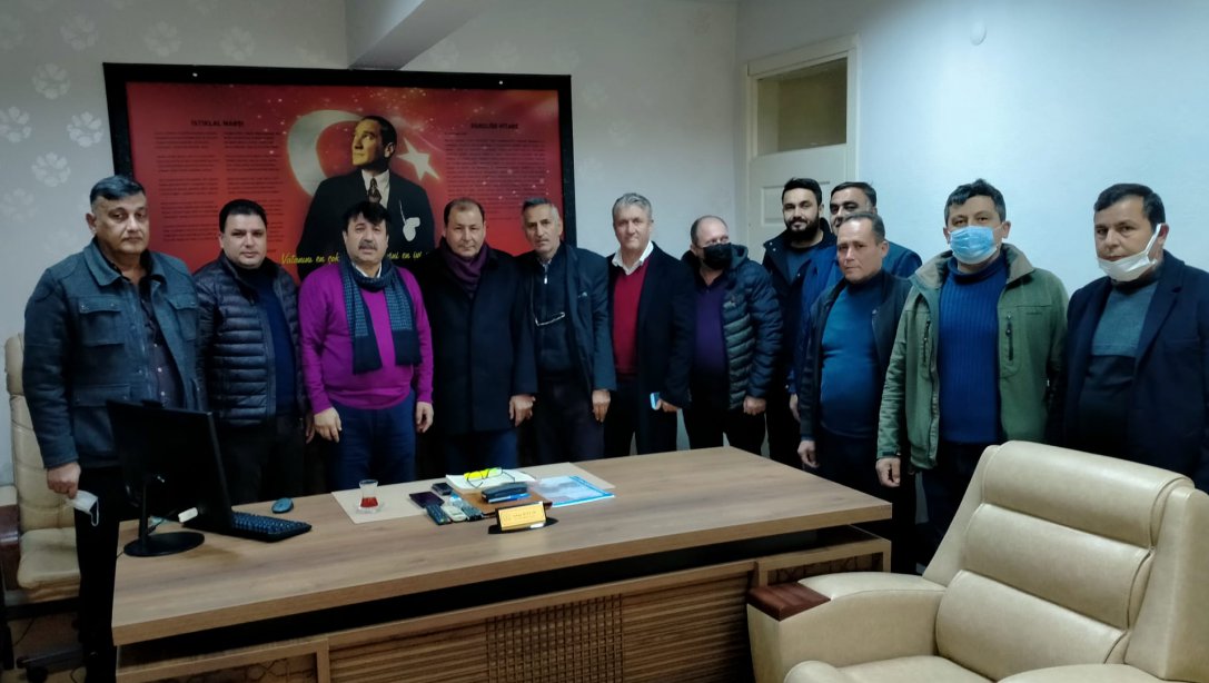 Aksu Servisçiler Odası İlçe Milli Eğitim Müdürü Yakup HOPLAR'ı Ziyaret Etti