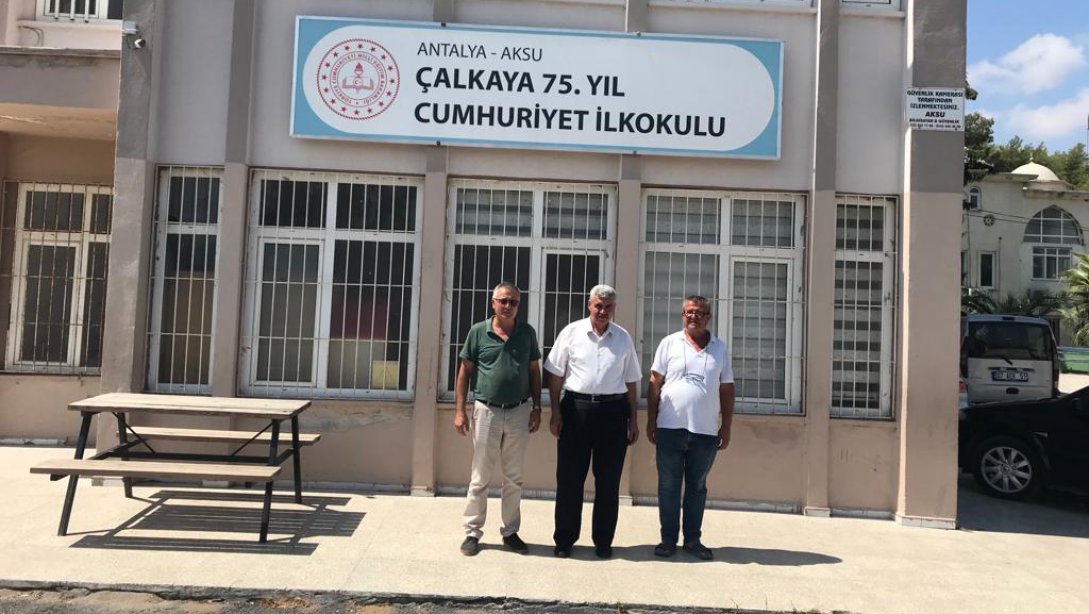 İlçe Milli Eğitim Müdürümüz Süleyman GÖKÇEN Çalkaya 75. Yıl Cumhuriyet İlkokulu Müdürlüğünü ziyaret  etti.
