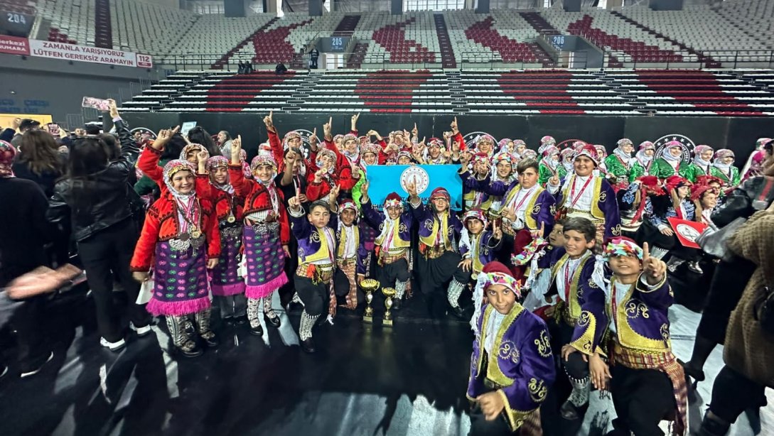 Pınarlı Cumhuriyet Ortaokulu Halk Oyunları Ekibi İl Birincisi