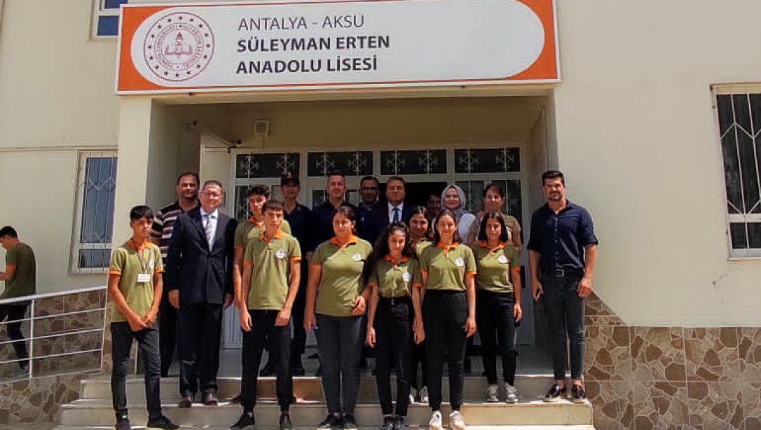 AHENK Projesi Sosyal Kültürel faaliyetler kapsamında Aksu Süleyman Erten Anadolu  Lisesi, ilçe kurum müdürleri tarafından ziyaret edildi.