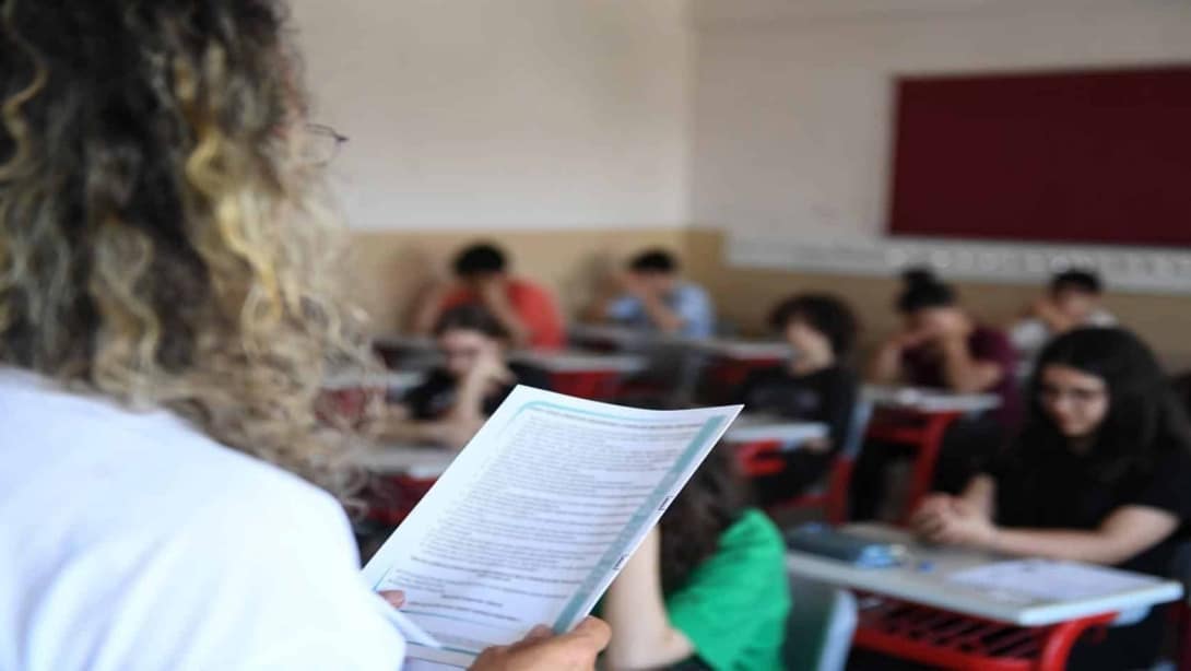 İLKÖĞRETİM VE ORTAÖĞRETİM KURUMLARI BURSLULUK SINAVI BAŞVURU VE UYGULAMA KILAVUZU YAYIMLANDI